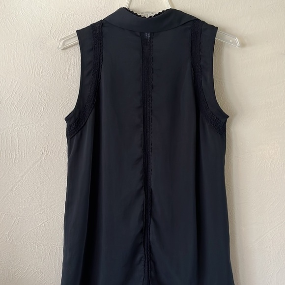 CAbi 3266 Jagger Top Lace Sleeveless Blouse Size Small Black Lace Inserts - Picture 5 of 14